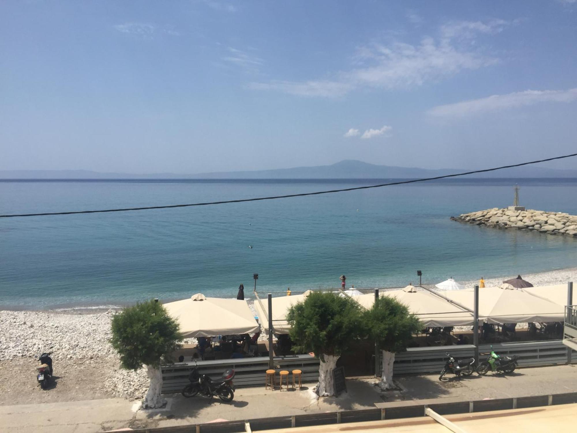 Apartament Agali 2 Superior Mezonet Front Of The Sea Akrogiali Zewnętrze zdjęcie