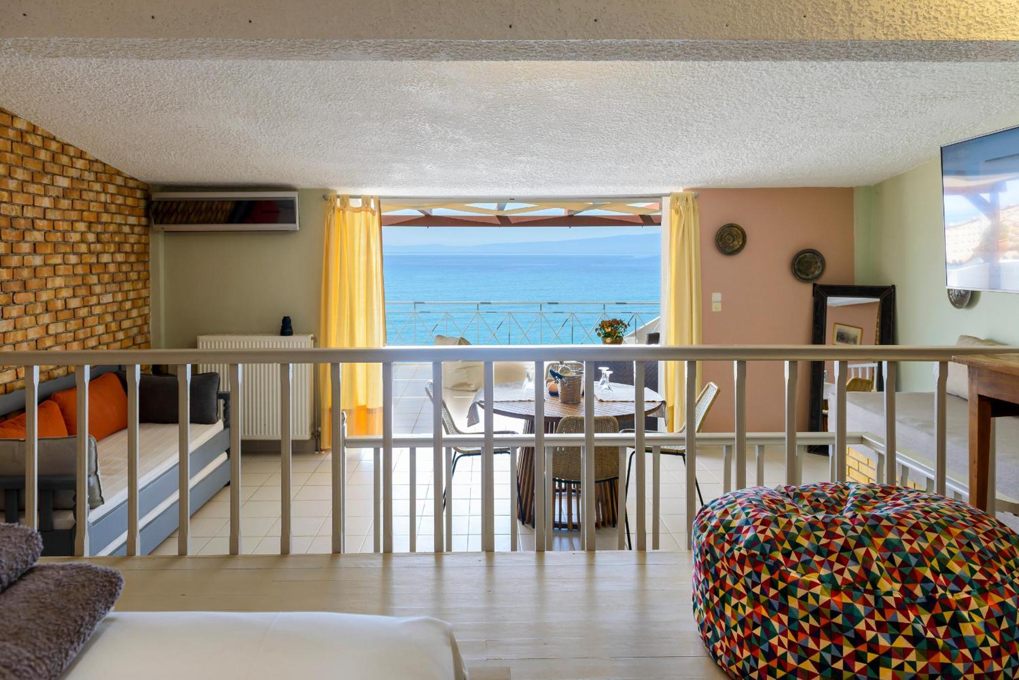 Apartament Agali 2 Superior Mezonet Front Of The Sea Akrogiali Zewnętrze zdjęcie