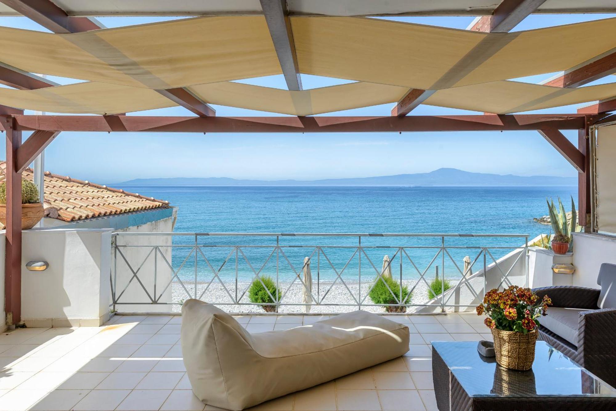 Apartament Agali 2 Superior Mezonet Front Of The Sea Akrogiali Zewnętrze zdjęcie